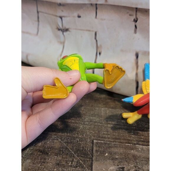 Rainforest Cafe parrot frog set toy figure posable - Picture 3 of 9